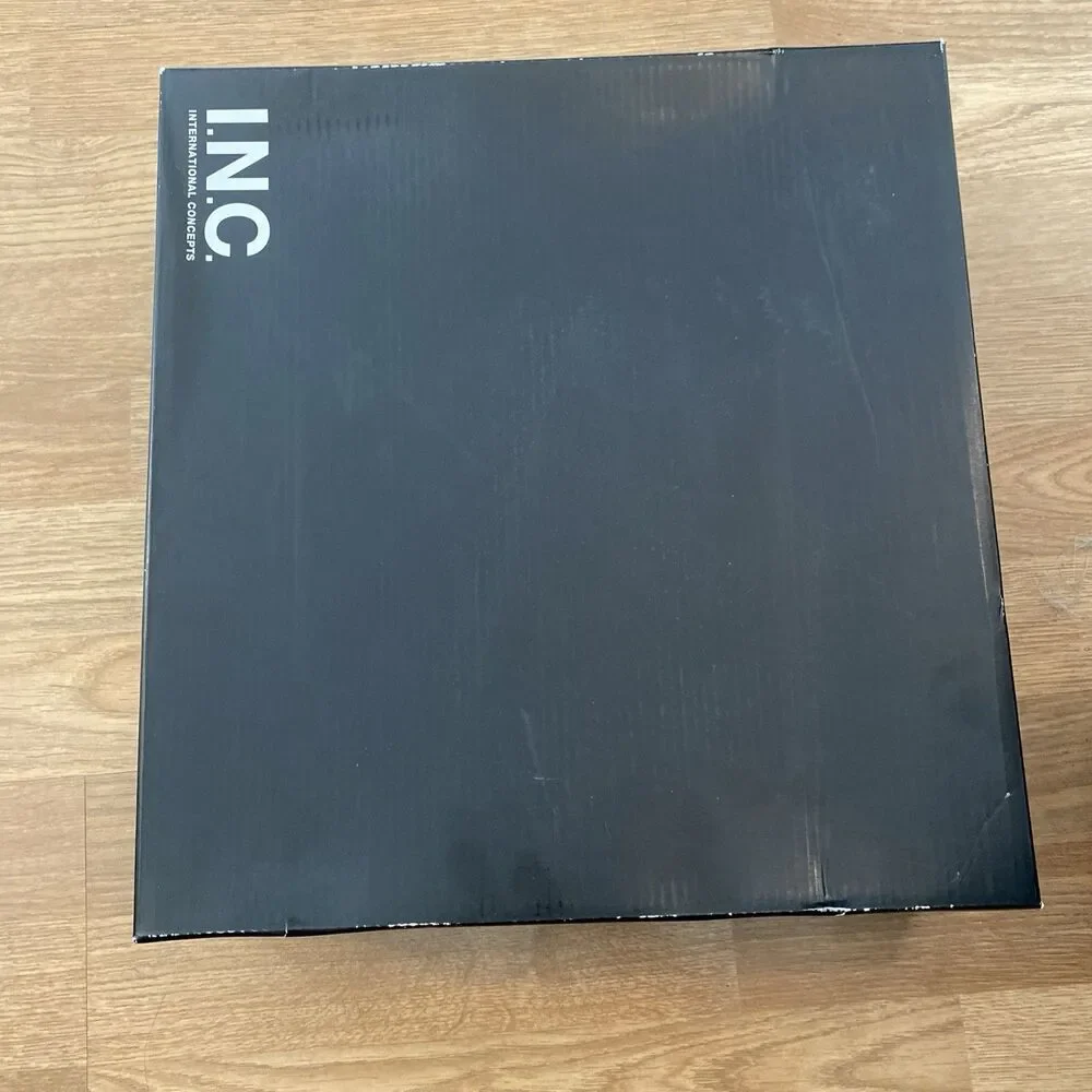 I.N.C. Womens Sabeel Cuff Booties Silver Crinkle Size 8M NIB - Picture 2 of 10